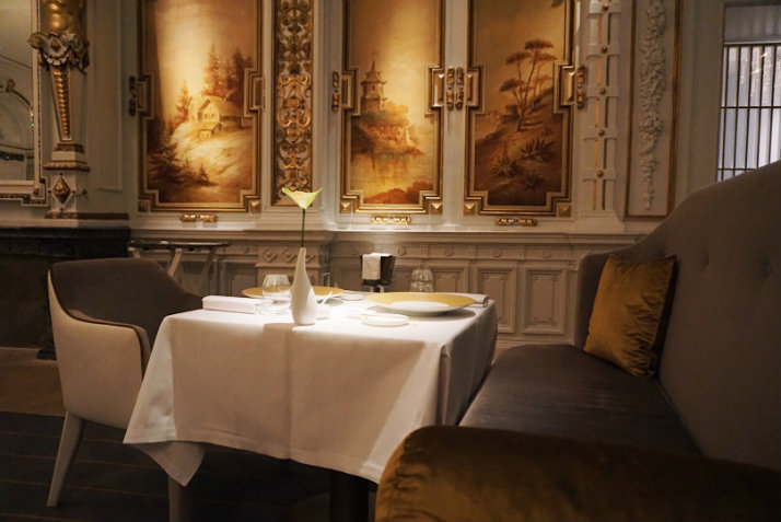 Amsterdam White Room