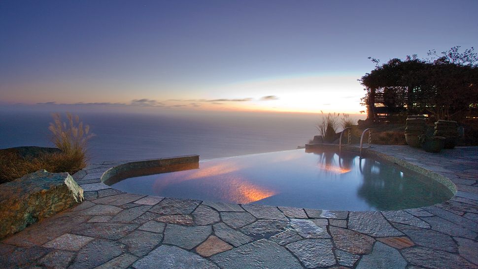Post Ranch Inn Outdoor Infinity Pool overlooking Pacific Ocean
