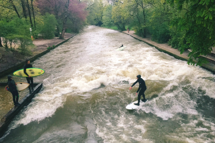 Eisbach surfing