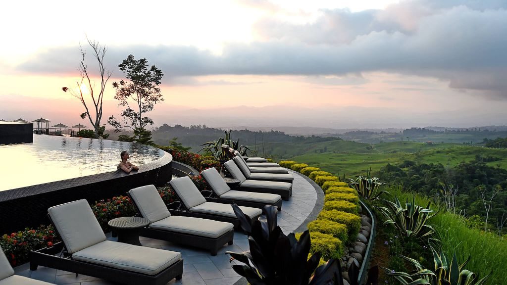 Hacienda AltaGracia Infinity Pool