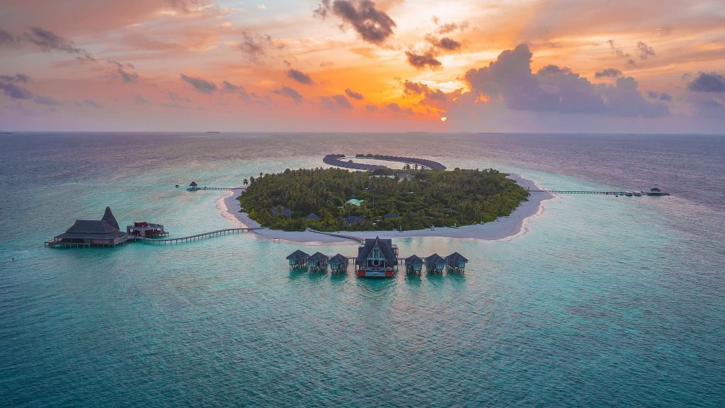 John Legend Chrissy Teigen Anantara Kihavah Villas