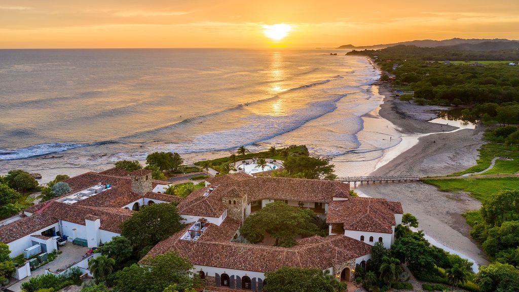 Nicaragua surfing hotels