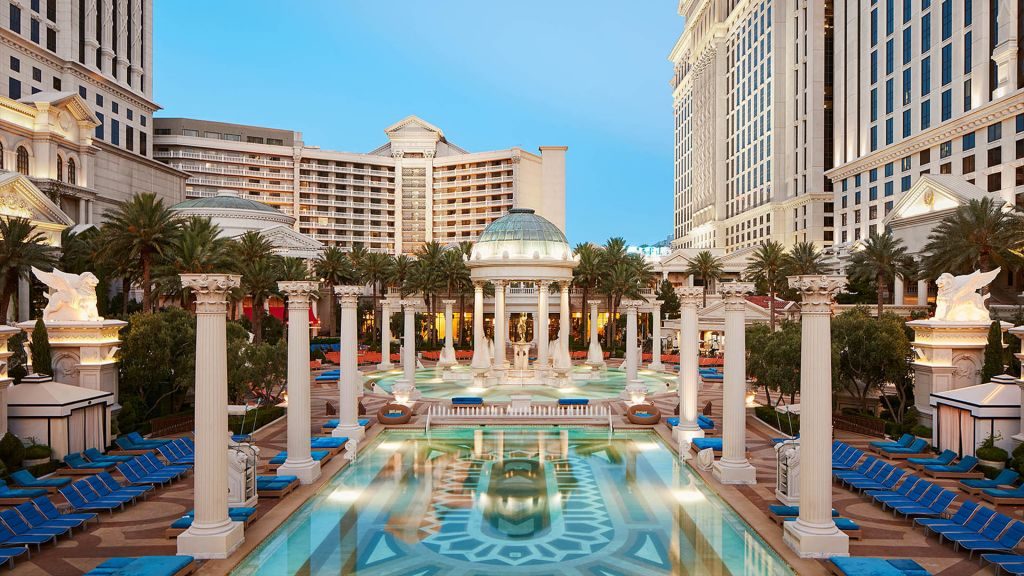 Nobu Hotel Casesar's Palace pool area