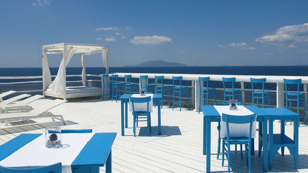 Gwyneth Paltrow vacations Capri