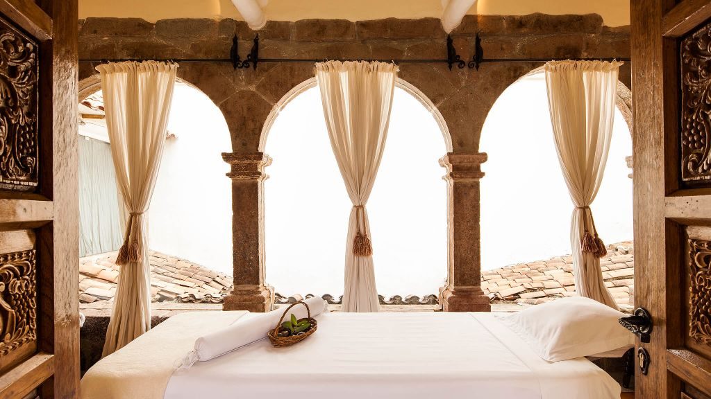 Gwyneth Paltrow vacations Peru