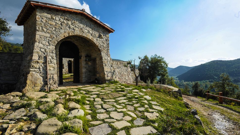 Gwyneth Paltrow Umbria Italy