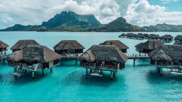 Vacay Like You’re on a Dating Reality Show