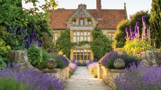 beautiful hotel gardens