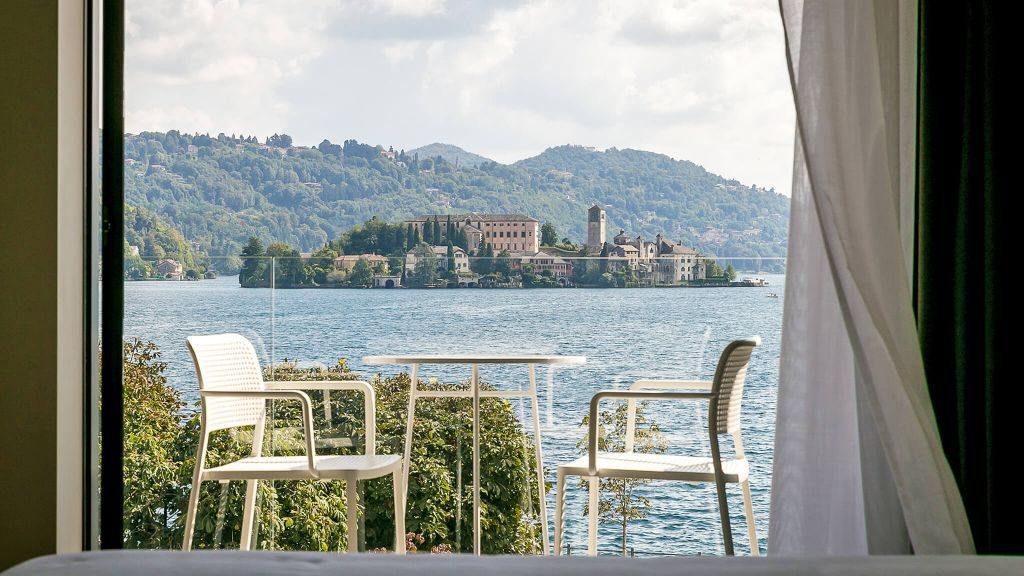 Casa Fantini lake and island view