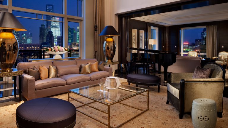 Glam Suites for Staying in This New Year’s Eve