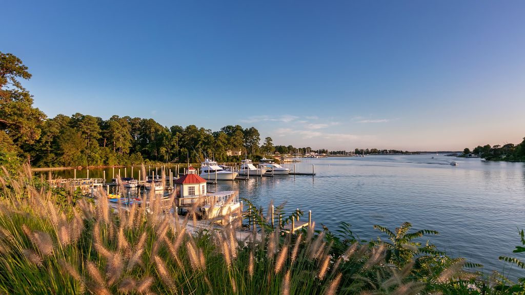 The Tides Inn marina