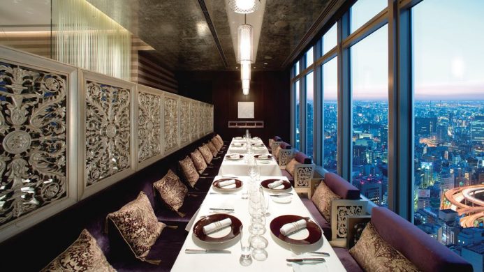 Mandarin Oriental Tokyo's Signature Restaurant dining table overlooking the city