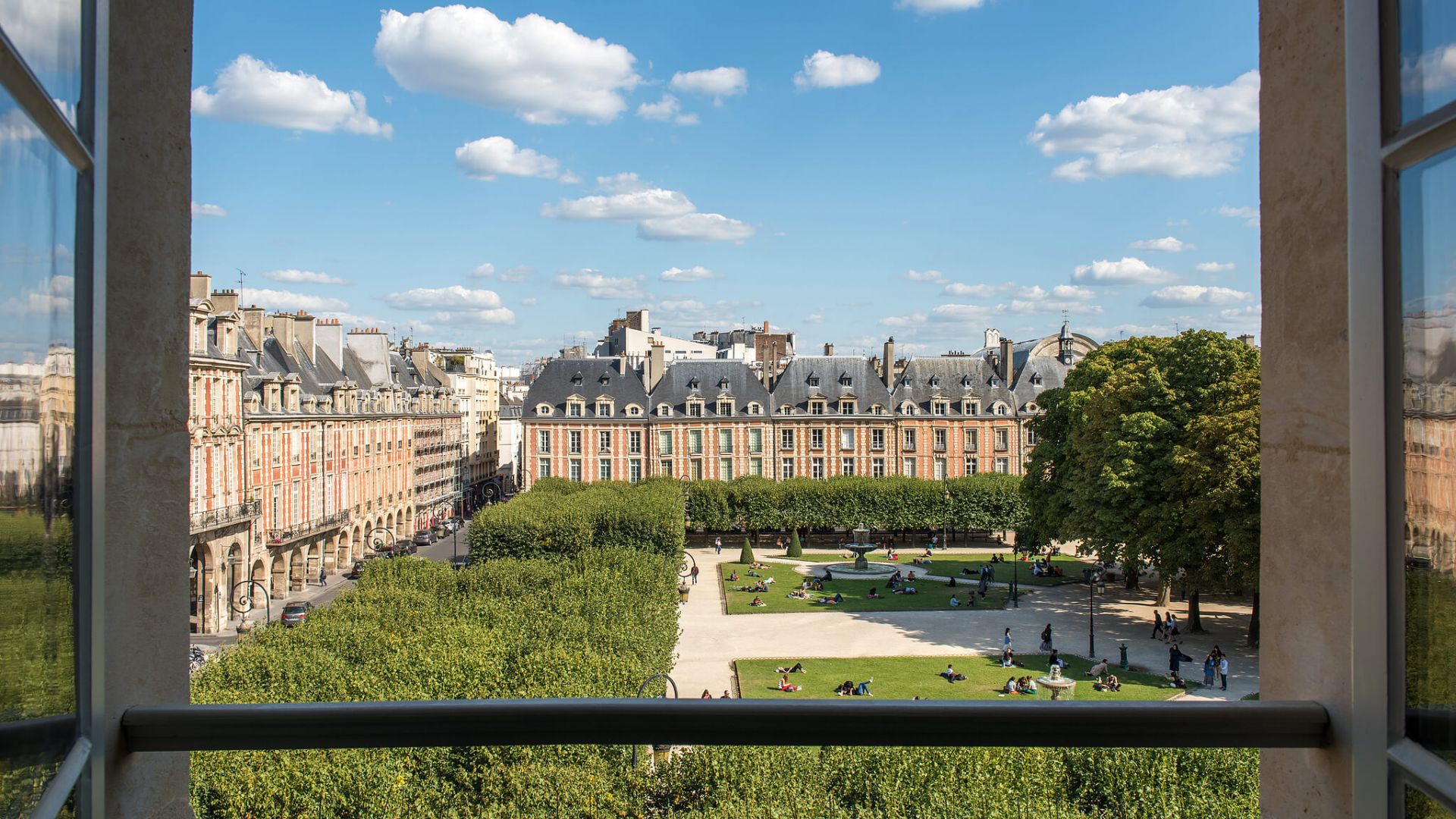 Cour des Vosges window view of Place des Vosges square