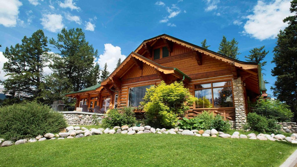 Fairmont Jasper Park Lodge's Outlook Cabin