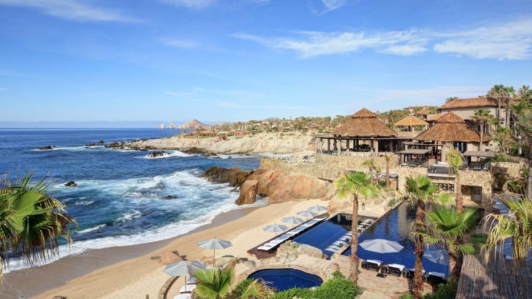 Naomi Watts at Esperanza, Los Cabos, Mexico