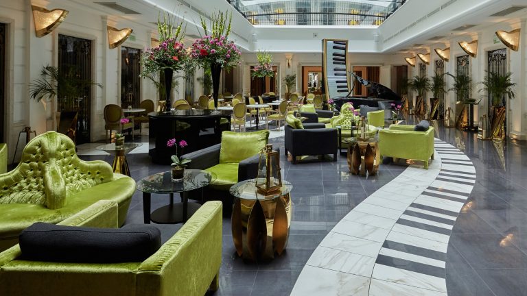 Hotels with Live Music