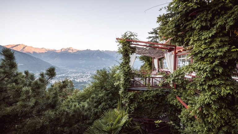 Fairytale Settings for Al Fresco Dining Castel Fragsburg