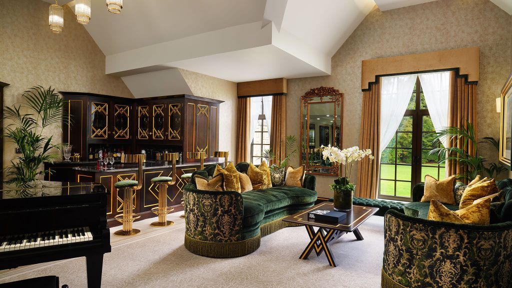 living area and bar The Oberoi, Marrakech best presidential suites