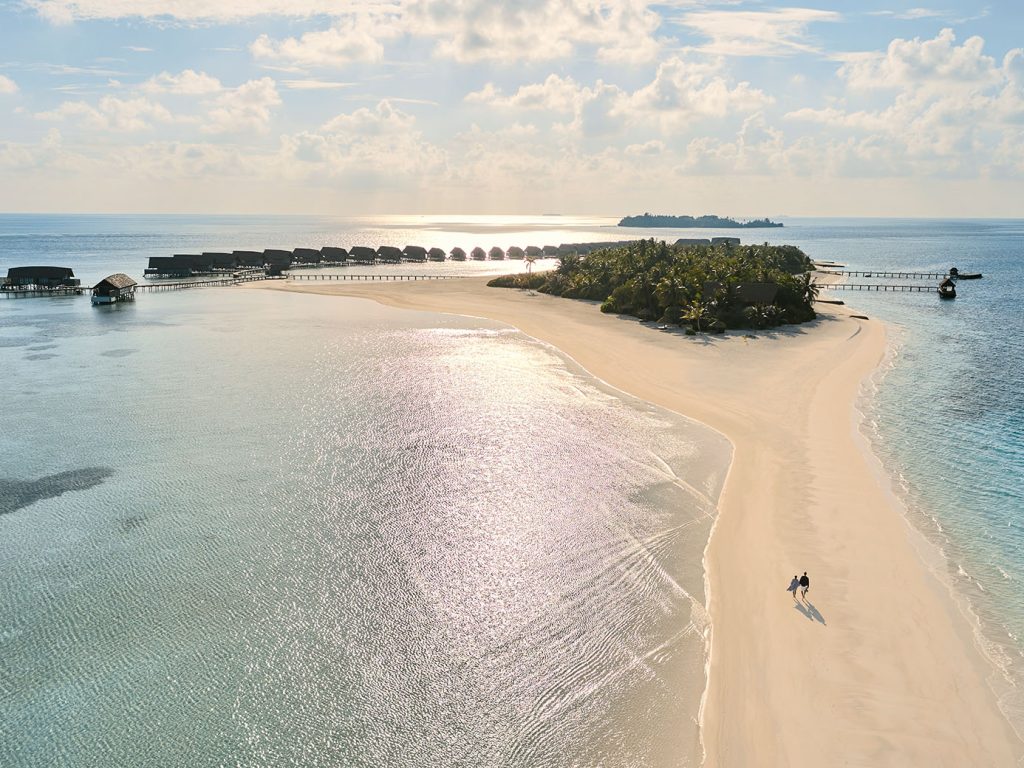 COMO hotels and resorts- COMO Cocoa Island beach