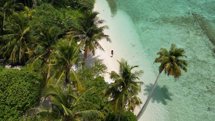 Best Five-Star Resorts in Maldives | Hotels in the Maldives, COMO Maalifushi, Roxana Cozma of Wanderlust Voyager