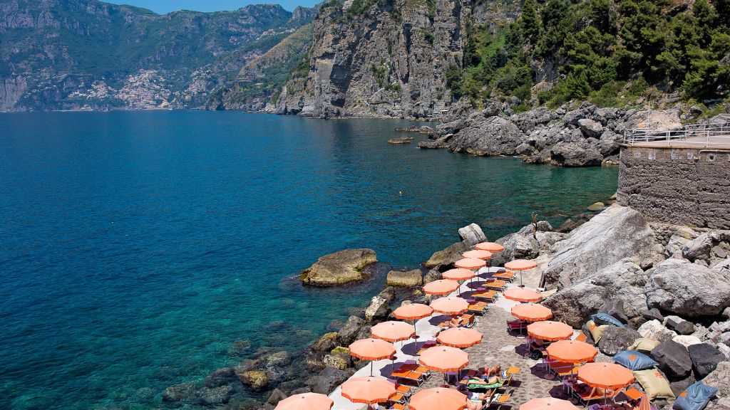 best hotel beach clubs- Casa Angelina