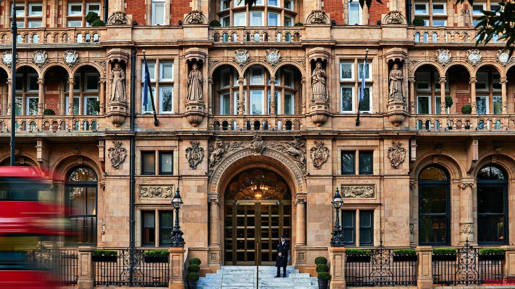 reasons to visit iconic cities - London