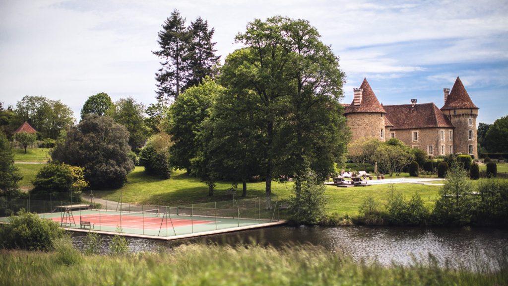 tennis hotels - Domaine des Etangs Tennis Court
