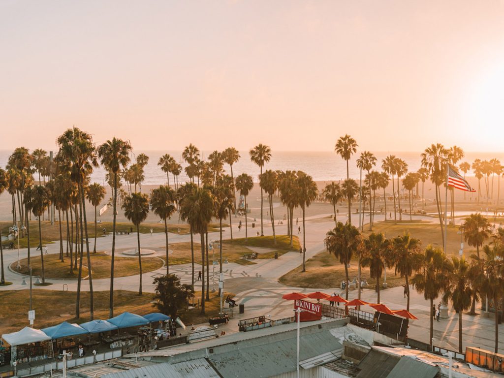 Los Angeles travel guide - Venice Beach Boardwalk