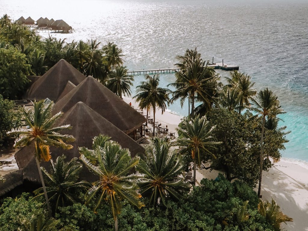 Crescent-Shaped Desert Island in Aerial Oil Painting | Stable Diffusion  Online, image size:1024x768