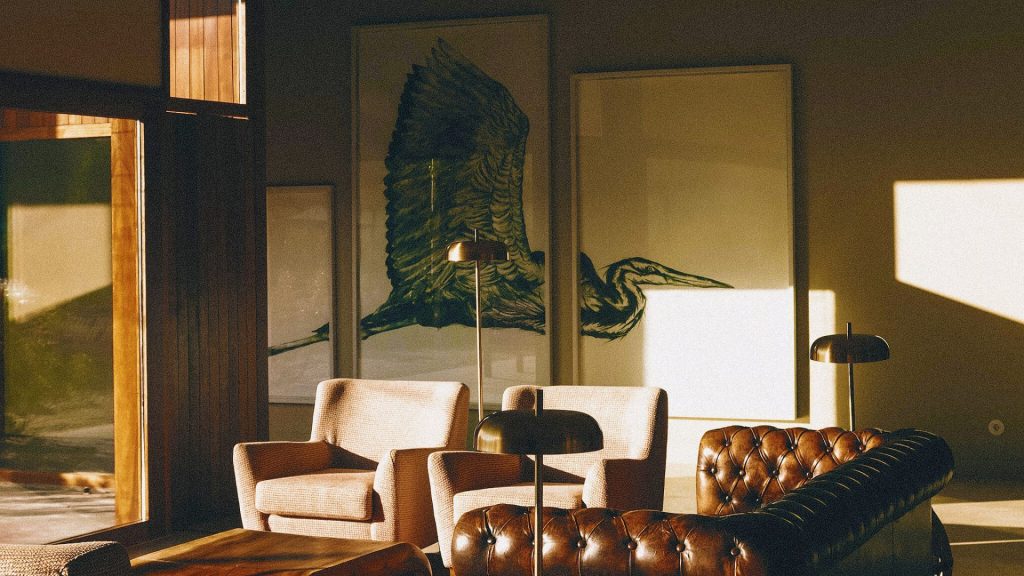 hotels for TV characters - Amy Lau (Beef) - Praia do Canal