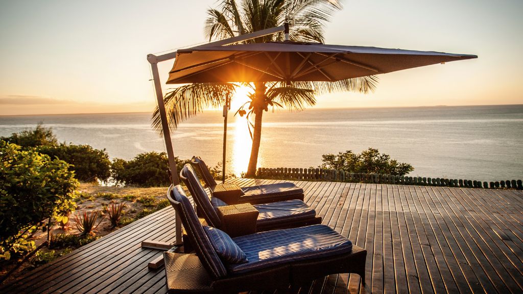 Best All-Inclusive Luxury Resorts - Anantara Bazaruto Island Resort & Spa pool loungers