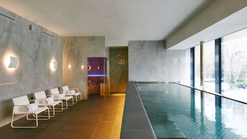 daycations - VP Plaza España Design - spa pool