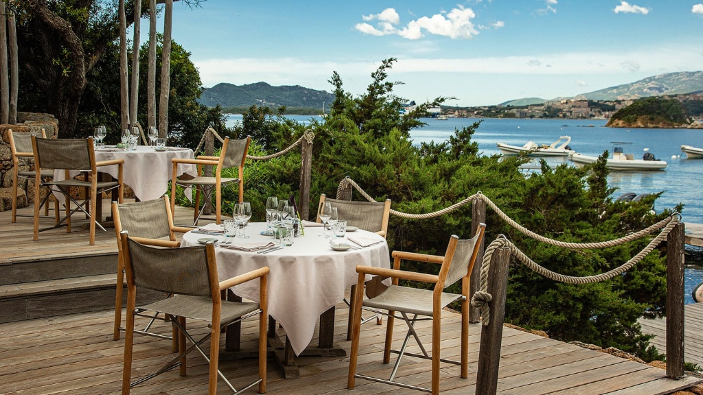 Best hotels in the South of France - Casadelmar - Porto-Vecchio - restaurant with views of the Gulf of Porto-Vecchi