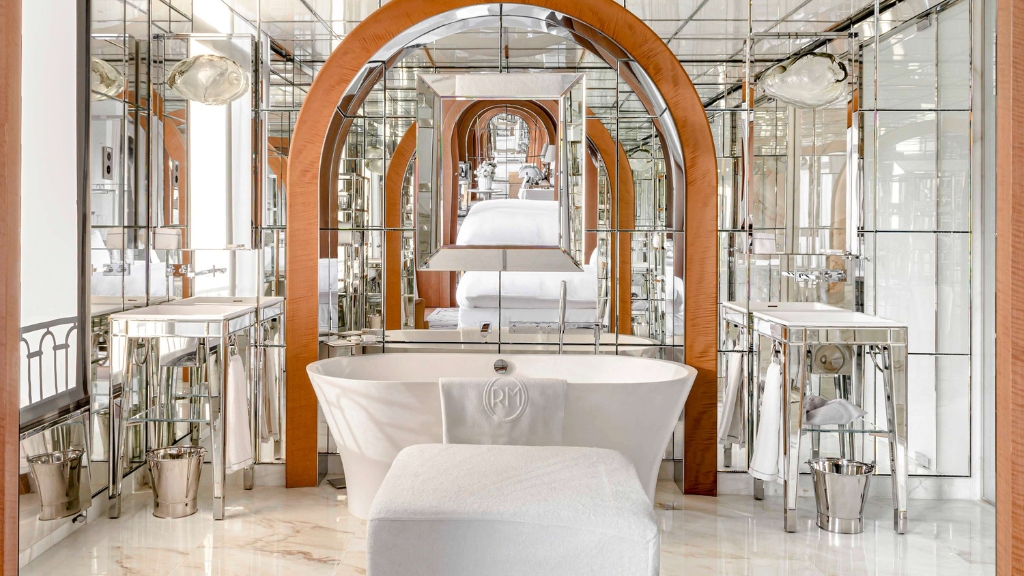 Opulent hotels - Le Royal Monceau - Raffles