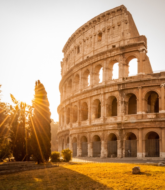 marathon hotels - running past the Colosseum