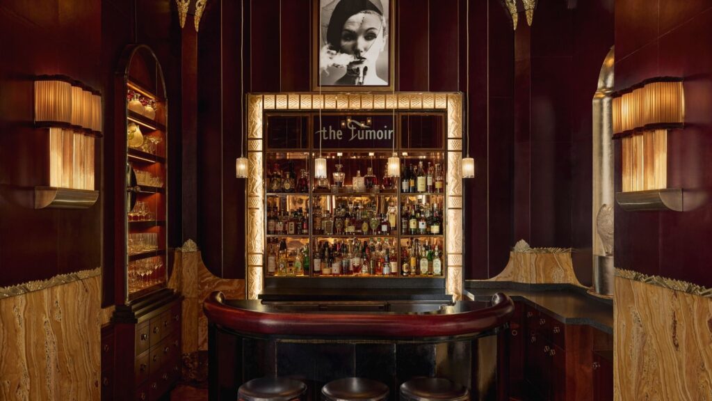 Old Hollywood hotels | The Fumoir, an intimate, Art Deco cocktail bar located within Claridge's hotel in London.