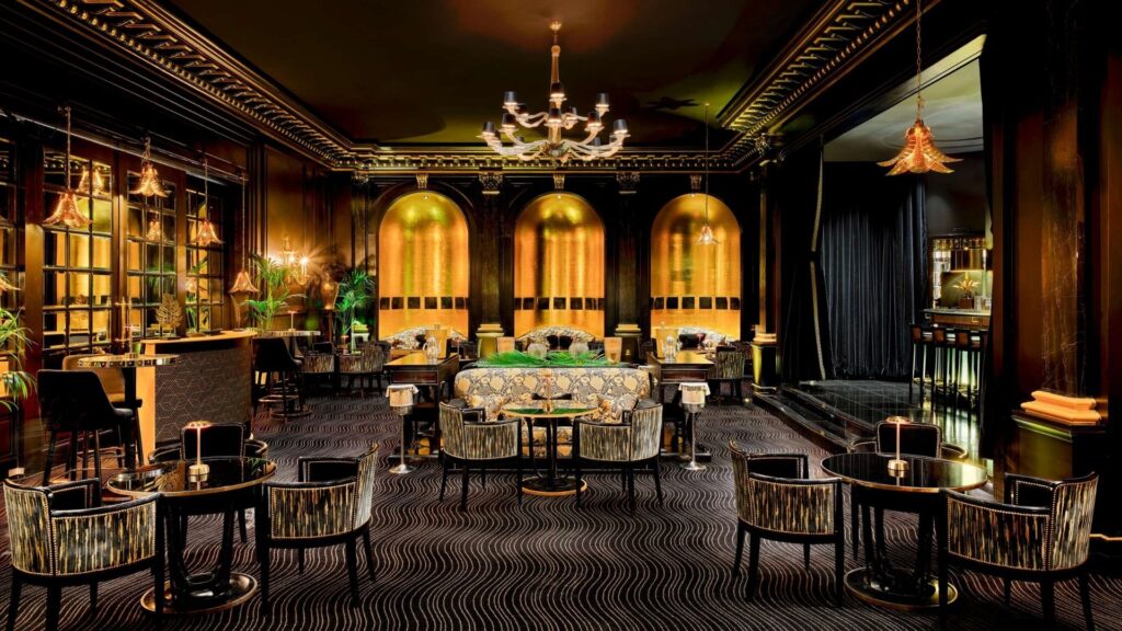 Old Hollywood Hotels | Bar in The Savoy, London
