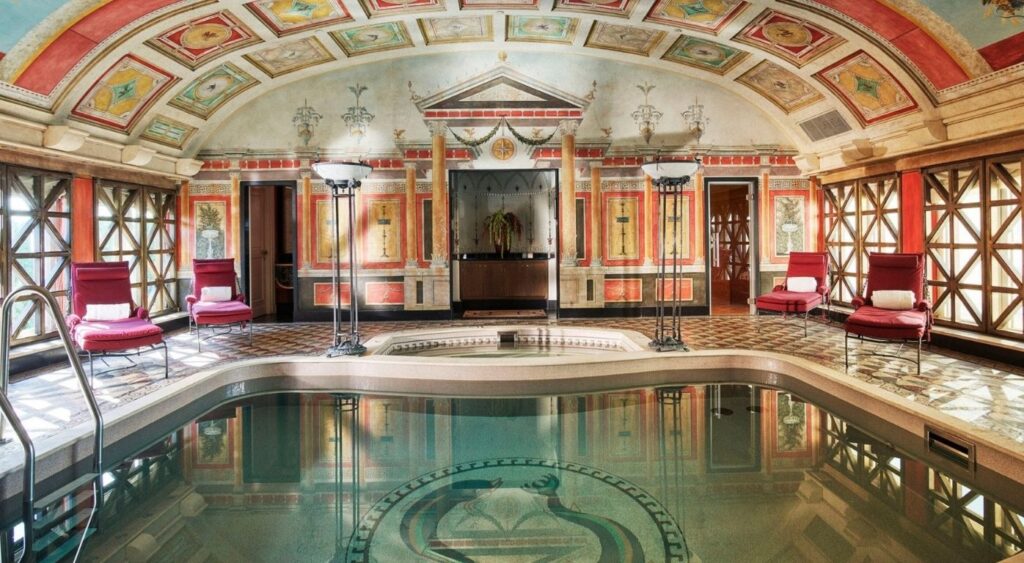 Luxury hotels in Milan - Hotel Principe di Savoia Milano - Centro Storico - Private Pompeian-style swimming pool in the presidential suite