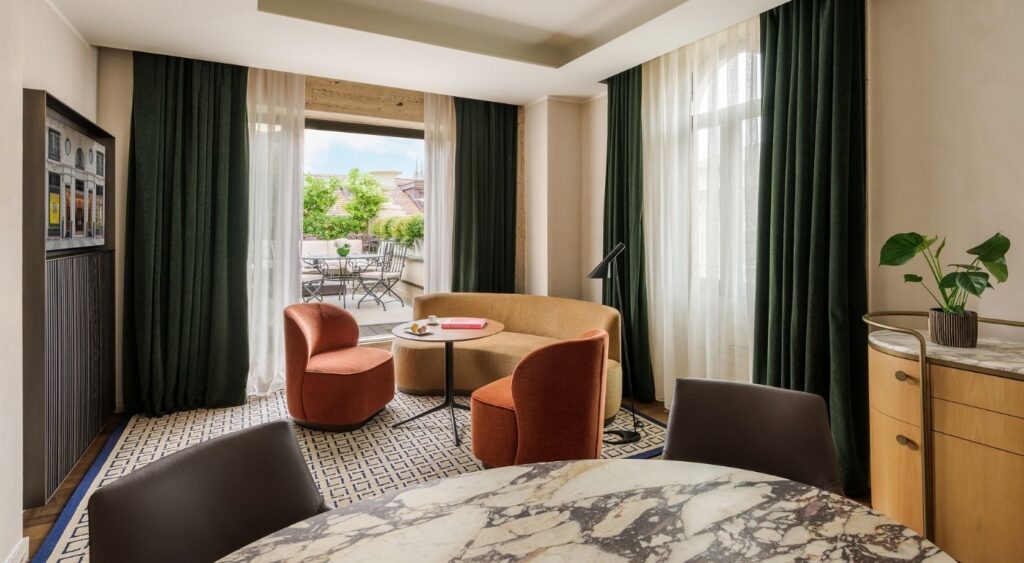 Luxury hotels in Milan - Park Hyatt Milano - Centro Storico - Prestige Suite living room