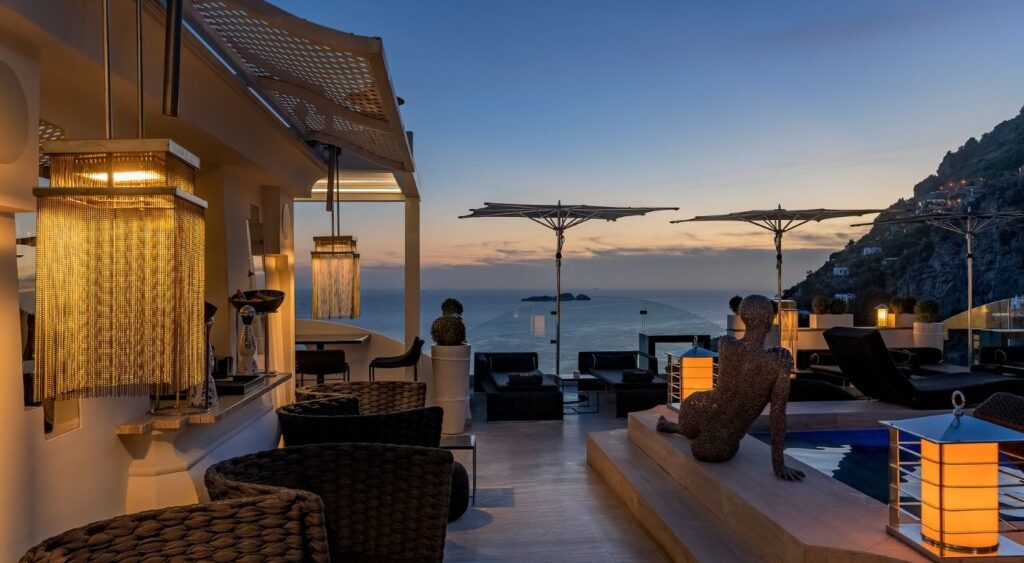 Hotels with Rooftop Bars - Villa Franca - Gold Sky Lounge