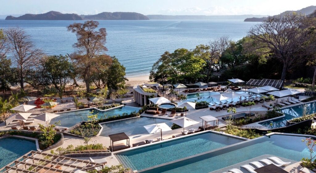 Las mejores piscinas del hotel - Waldorf Astoria Costa Rica Punta Cacique - Guanacaste, Costa Rica
