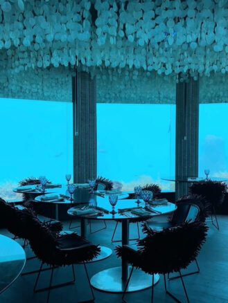 Maldives Luxury Resorts | Underwater dining at Subsix at Niyama Private Islands | Louis Cannell