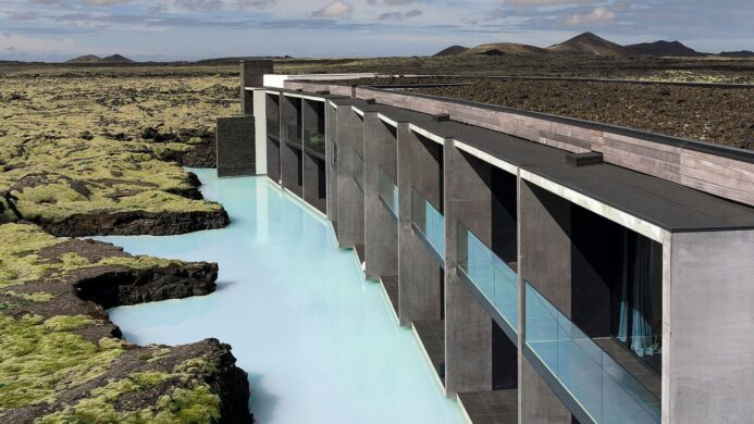 Exclusive experiences - The Retreat at Blue Lagoon - Grindavík, Iceland - Hotel balconies overlooking a lagoon