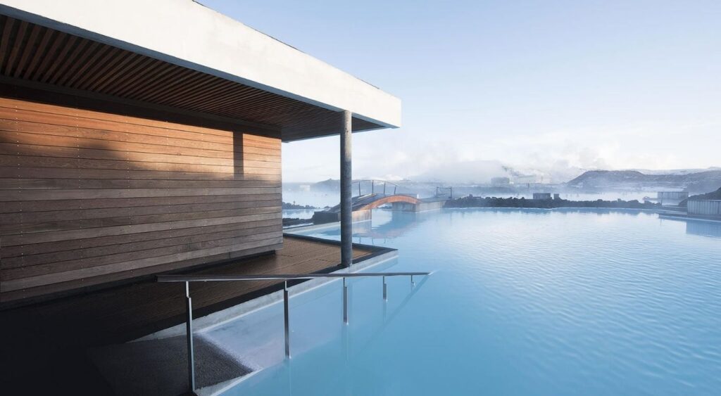 Exclusive experiences - The Retreat at Blue Lagoon - Grindavík, Iceland - Hotel overlooking Retreat Lagoon