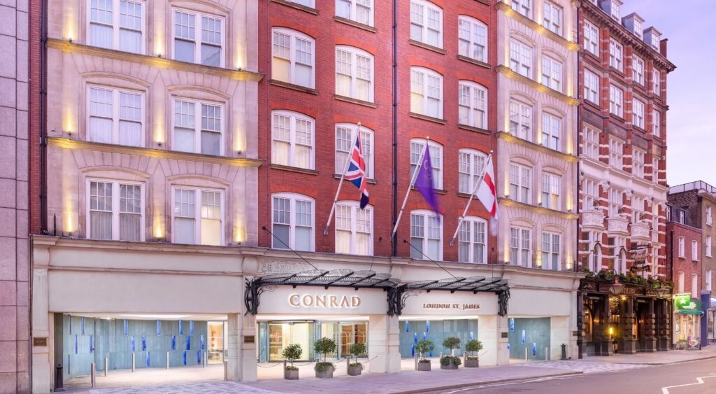 Luxury hotels in London - Westminster - Conrad London St. James - Red and white Georgian townhouses