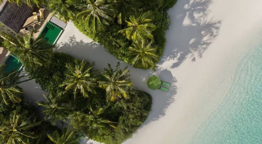 Barefoot luxury hotels - Emerald Maldives Resort & Spa - Fasmendhoo Island, Maldives