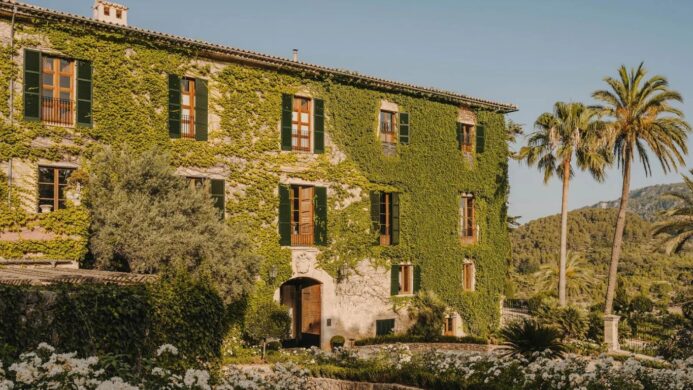 Countryside Retreats to Cozy Up In