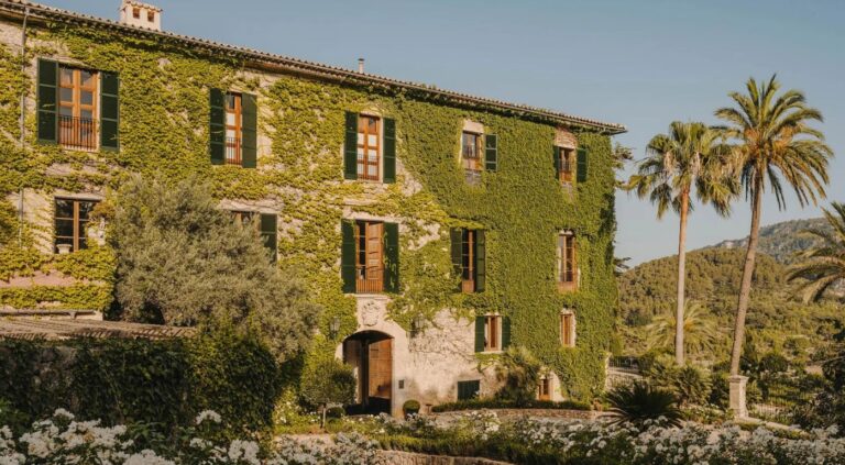 Countryside Retreats to Cozy Up In