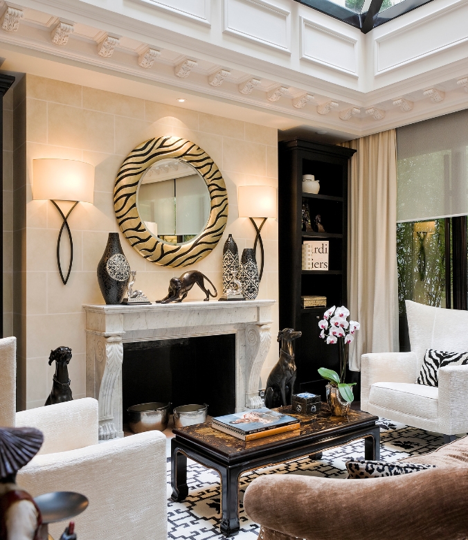 Day trip - lounge area and fireplace at Hotel Keppler, France